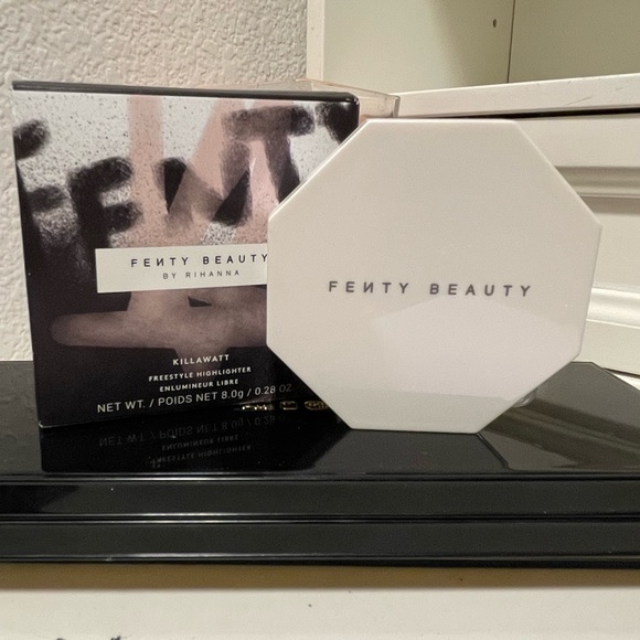 Fenty Beauty Highlighter - Picture 3 of 3